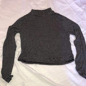 Charlotte Russe Cropped Long Sleeve
